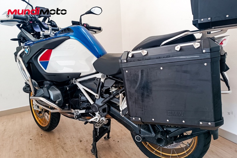 Motorbike image 8