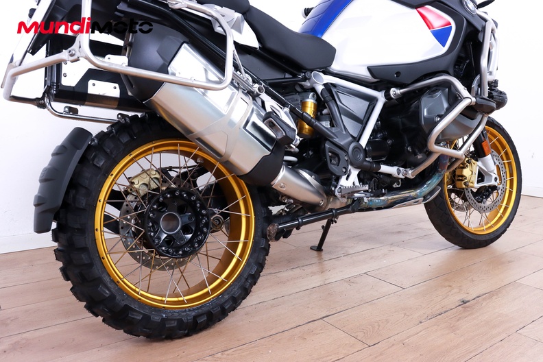 Motorbike image 3