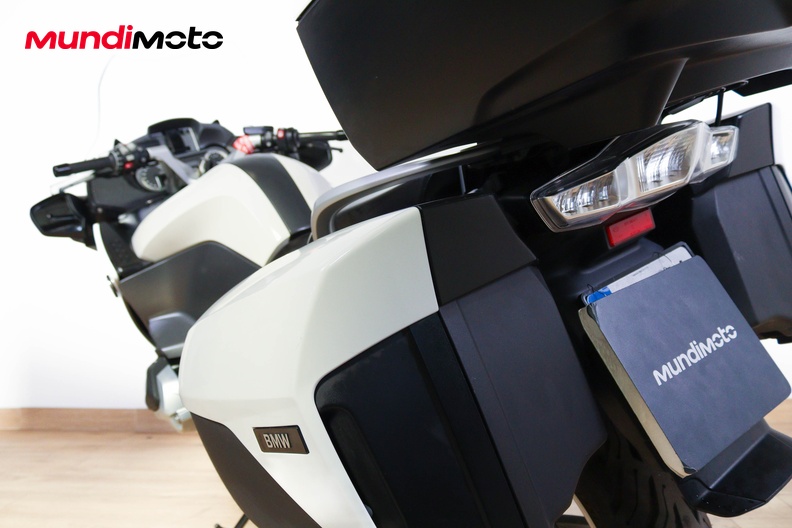 Motorbike image 9