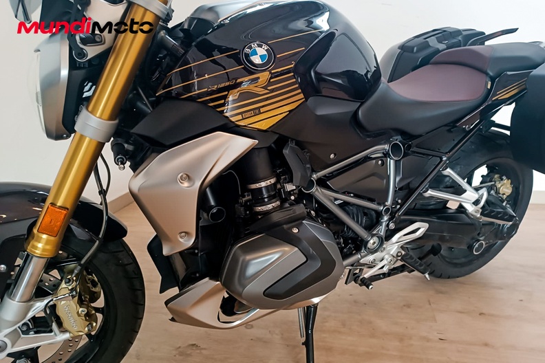 Motorbike image 9