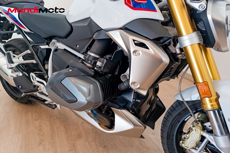 Motorbike image 4