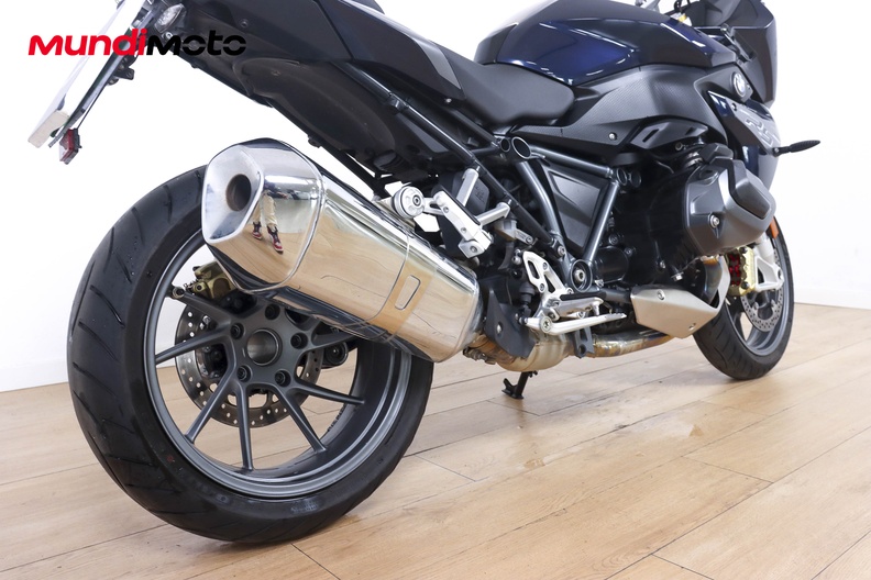 Motorbike image 3