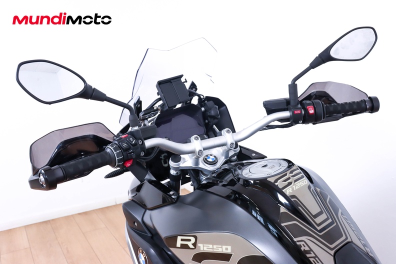 Motorbike image 10