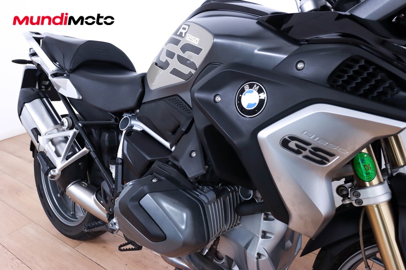 Motorbike image 12