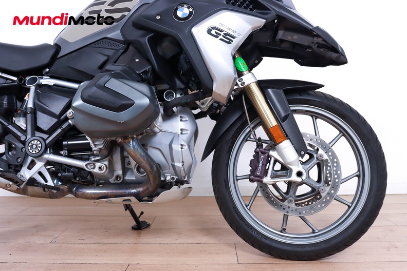 Motorbike image 13