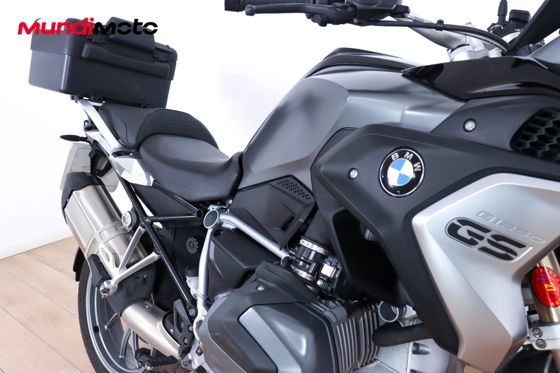 Motorbike image 13