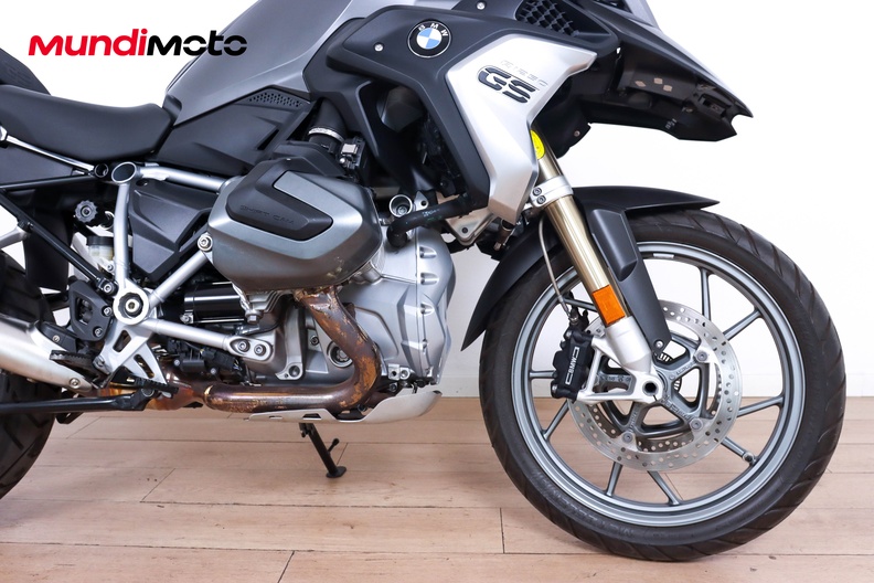Motorbike image 12