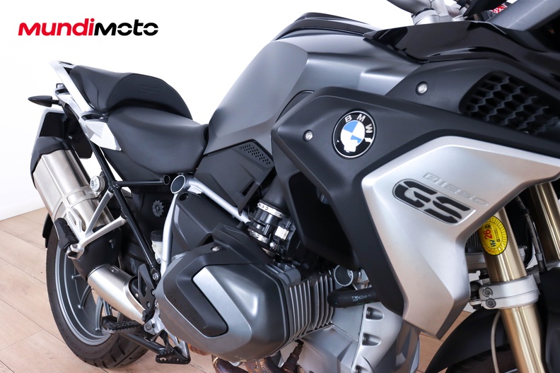 Motorbike image 13