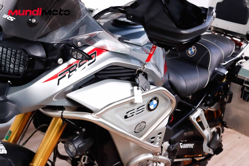 Motorbike image 8