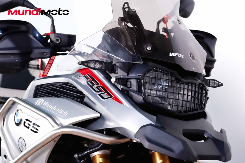 Motorbike image 4