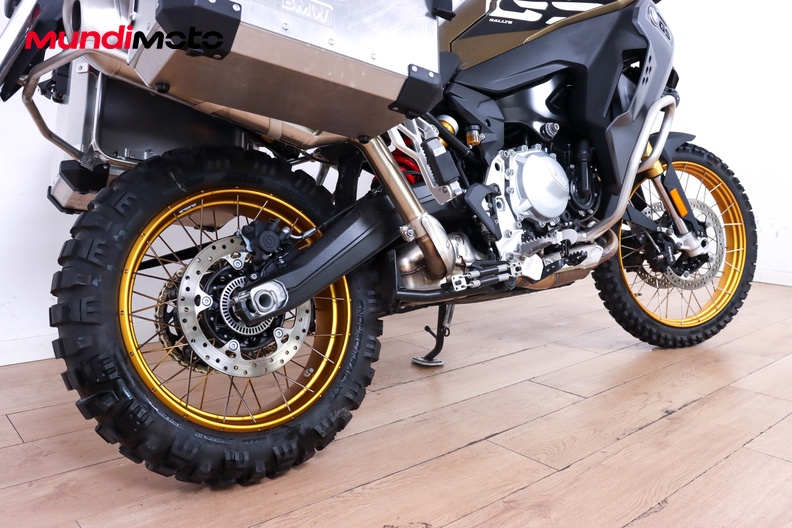 Motorbike image 3