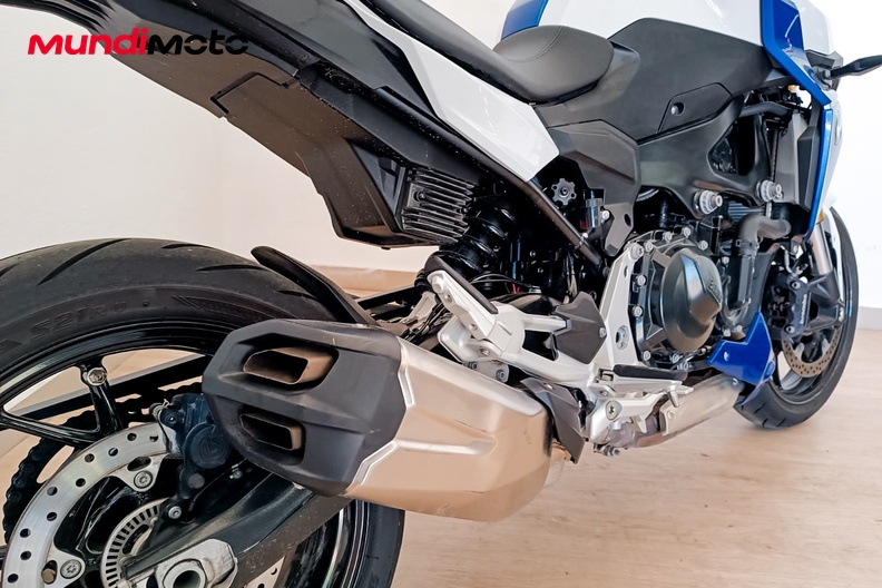 Motorbike image 3