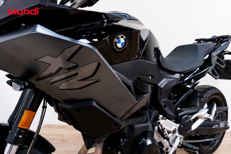 Motorbike image 9