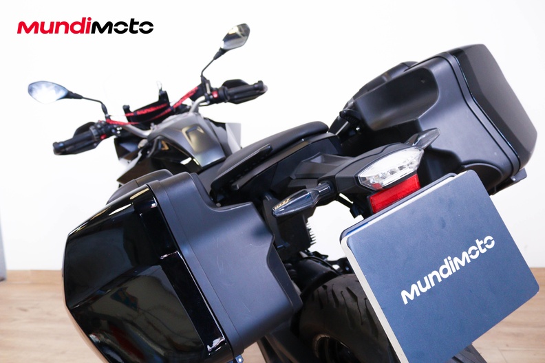 Motorbike image 9