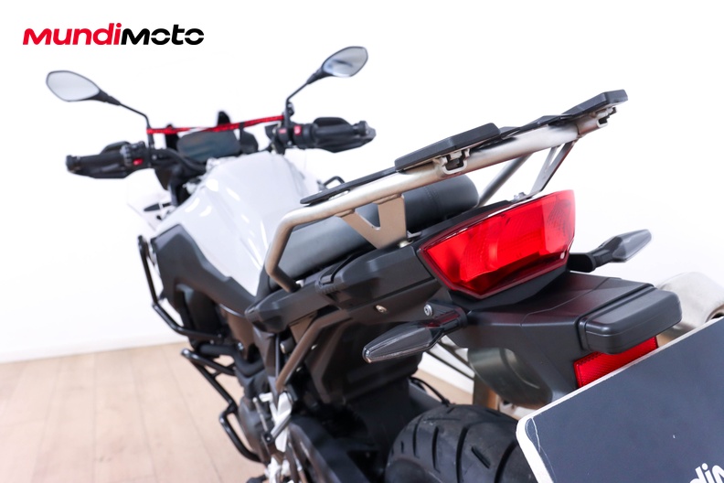 Motorbike image 9