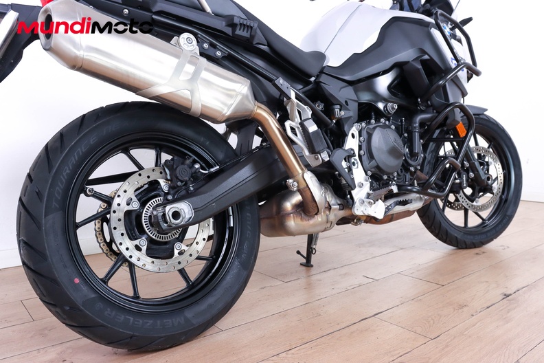 Motorbike image 3