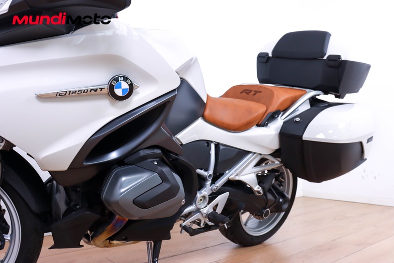 Motorbike image 8