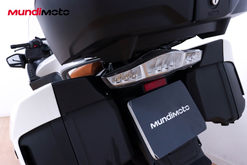Motorbike image 9