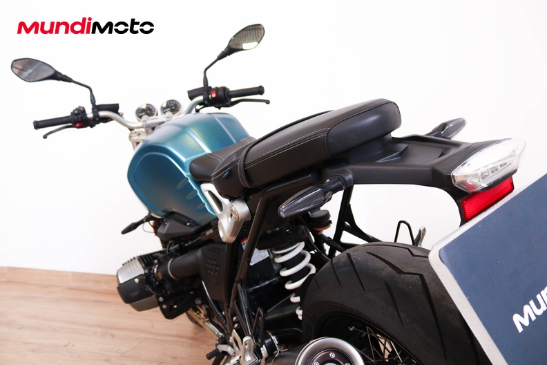 Motorbike image 9