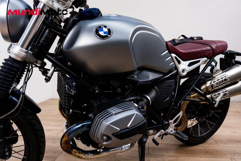 Motorbike image 9