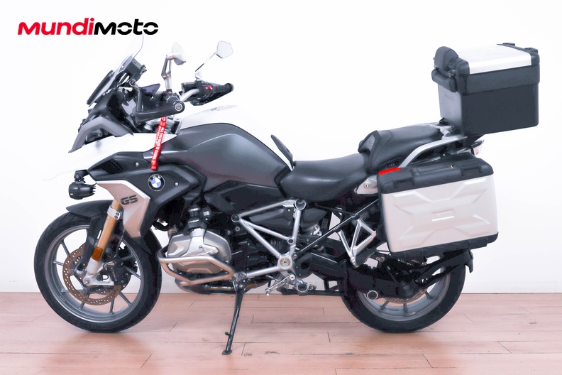 Motorbike image 5