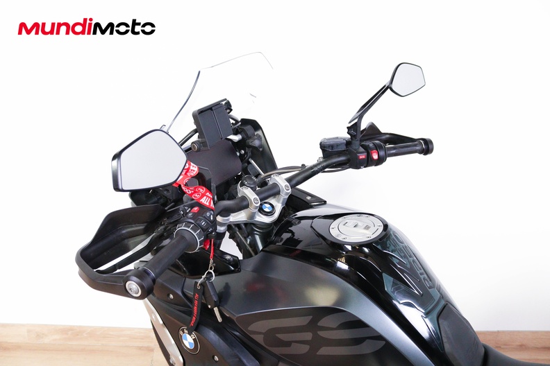 Motorbike image 10