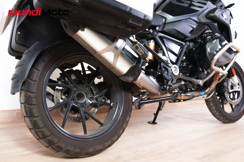 Motorbike image 3