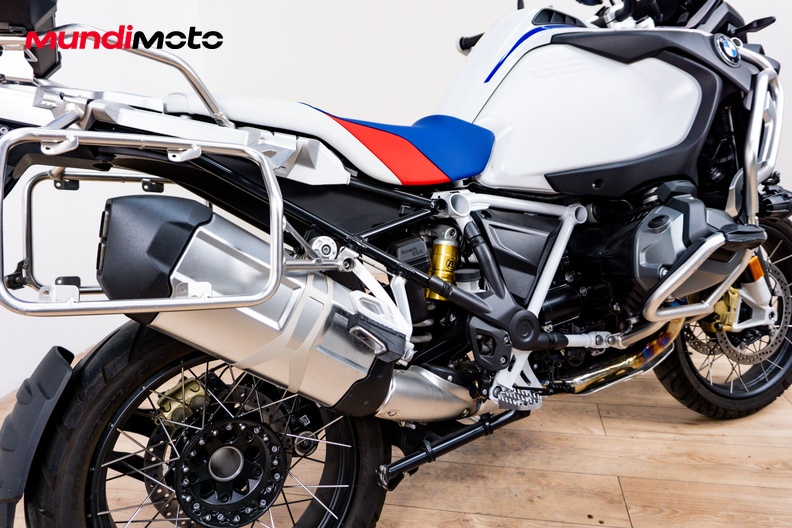 Motorbike image 3