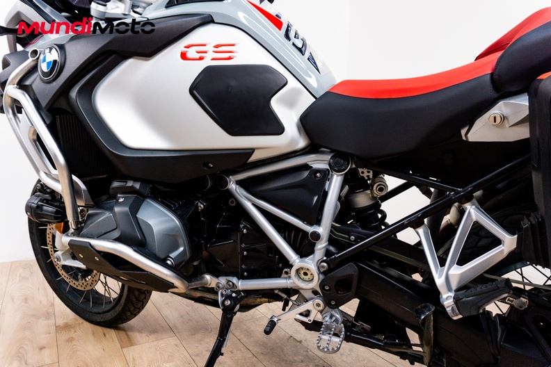 Motorbike image 8