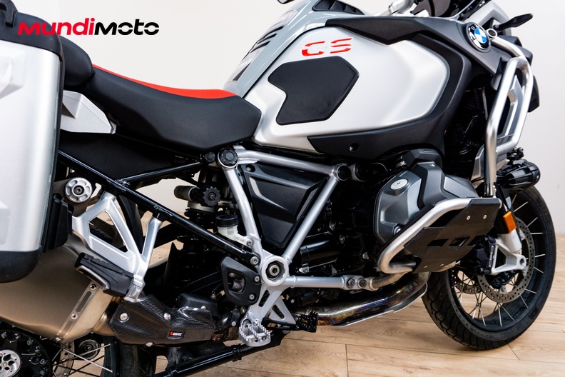 Motorbike image 3