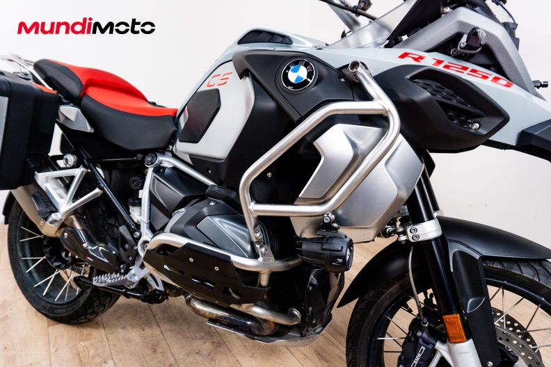 Motorbike image 4