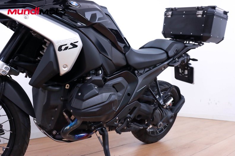 Motorbike image 8