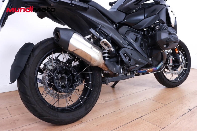 Motorbike image 3