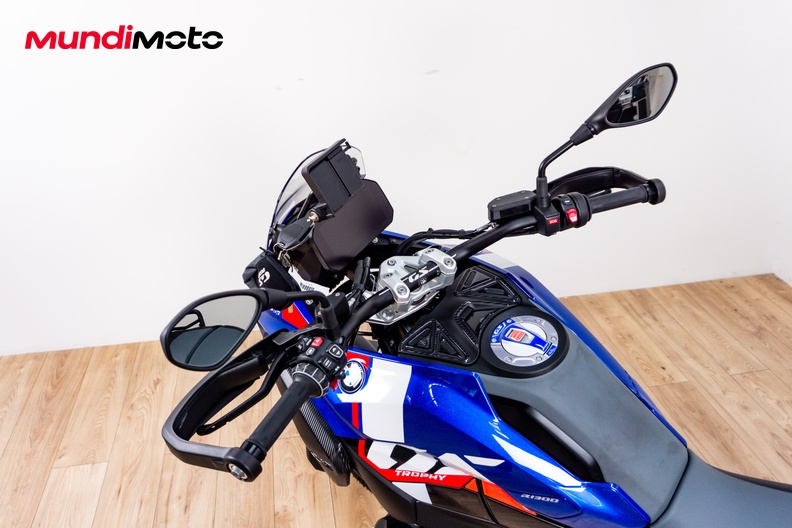 Motorbike image 10