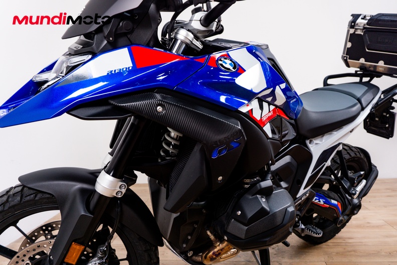 Motorbike image 9