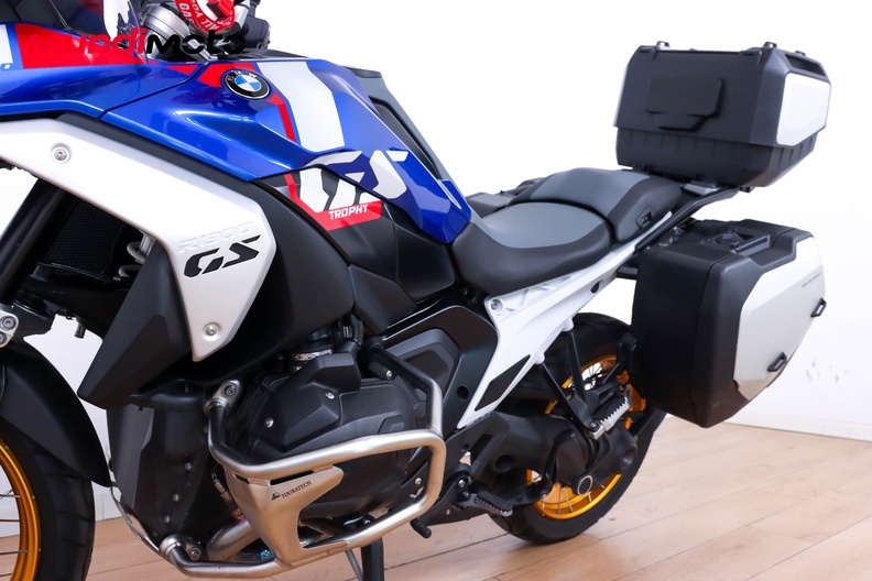 Motorbike image 8