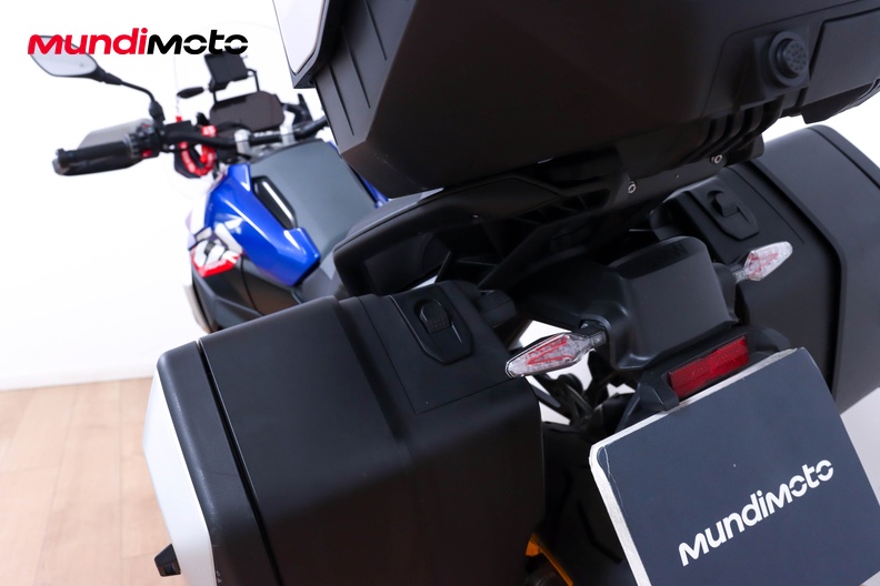 Motorbike image 9