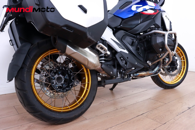 Motorbike image 3