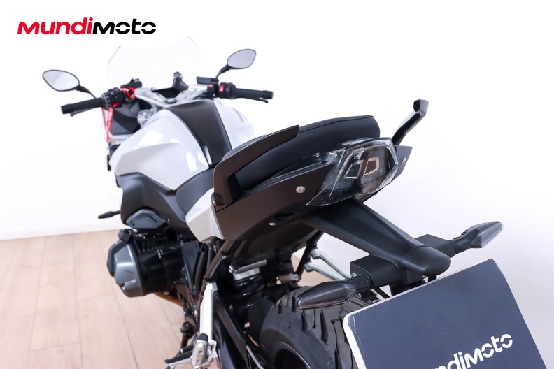 Motorbike image 9