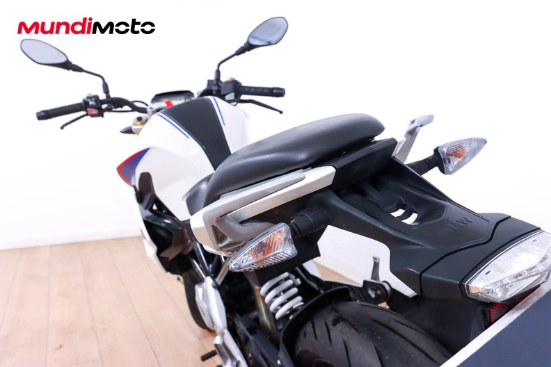 Motorbike image 9
