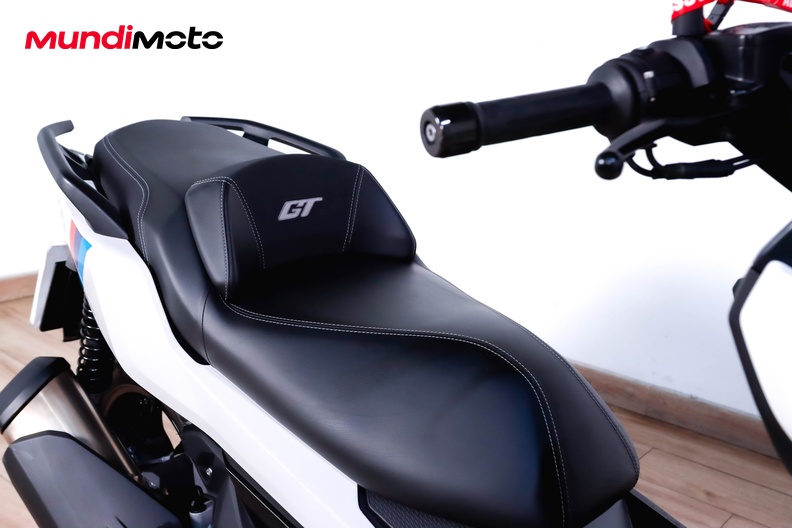 Motorbike image 12