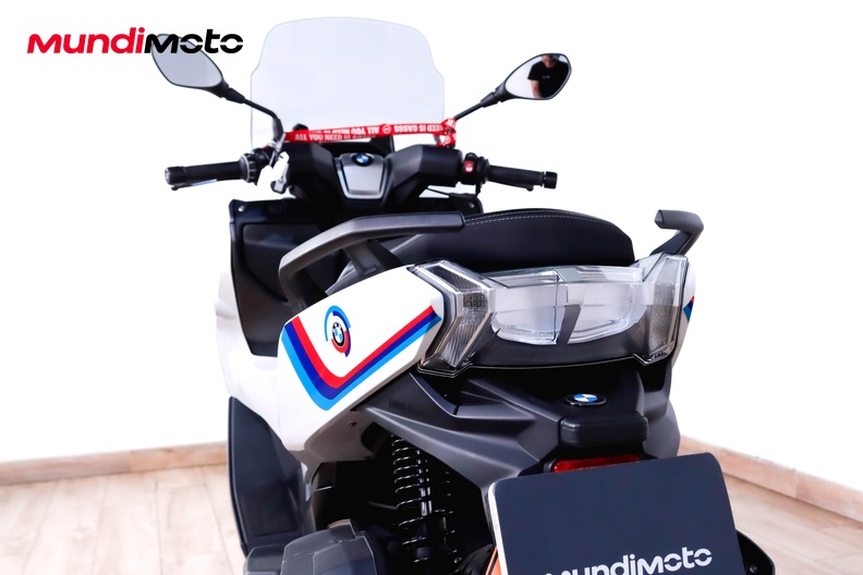 Motorbike image 9