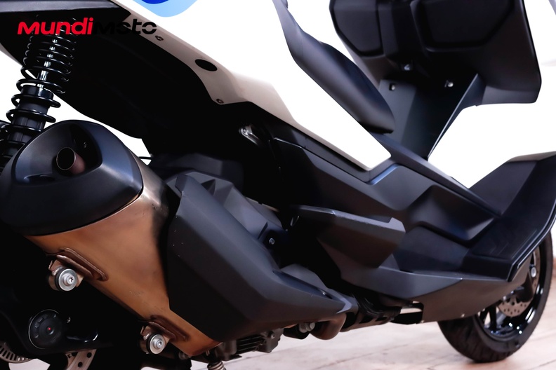 Motorbike image 3