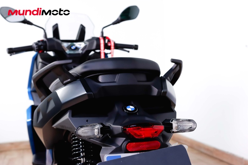 Motorbike image 9