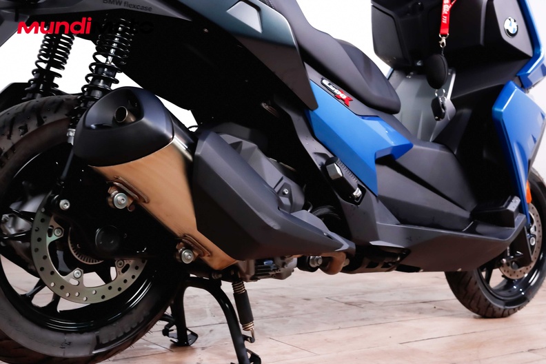 Motorbike image 3