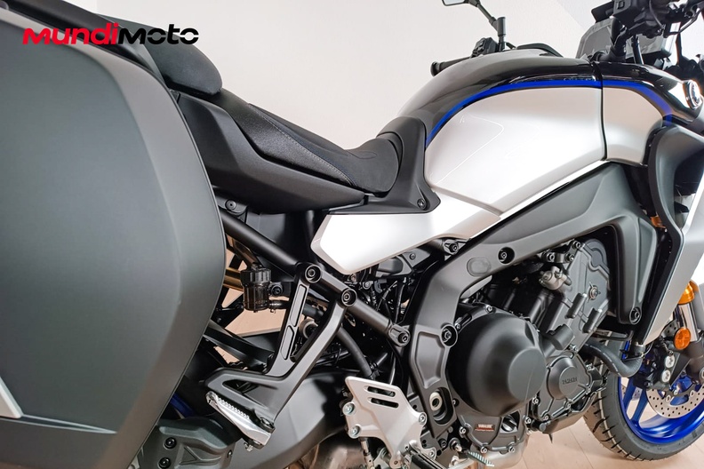 Motorbike image 3