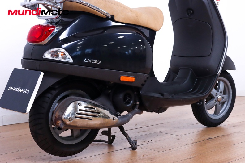 Motorbike image 3
