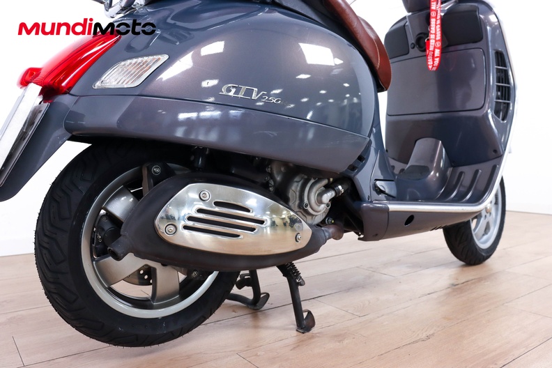 Motorbike image 3