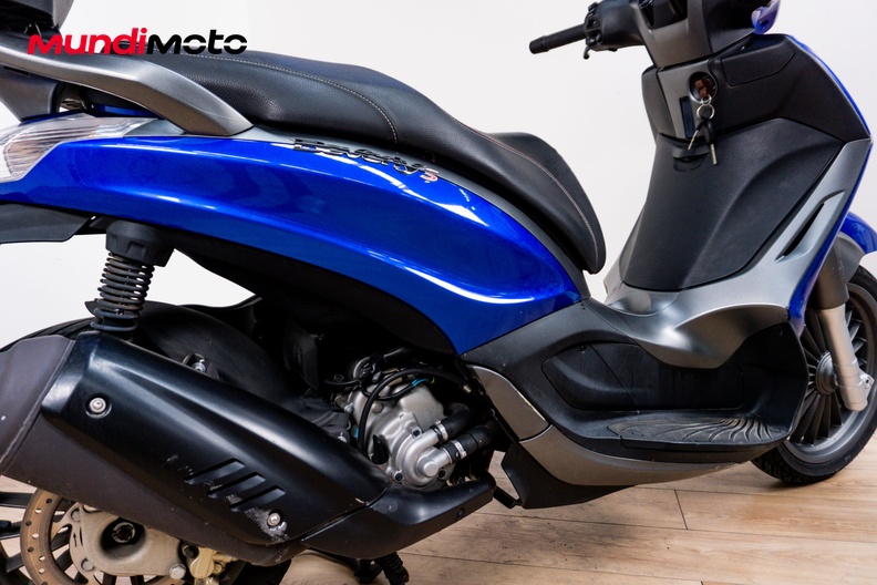 Motorbike image 3