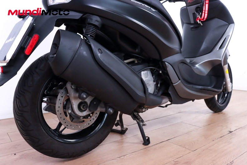 Motorbike image 3